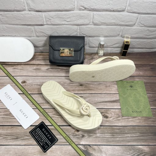 Gucci Women's Chevron Thong White 655463 J8710 9022 - Image 6