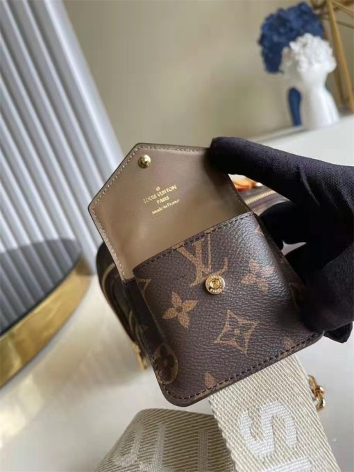 Louis Vuitton Utility Cross-Body Bag M80446 - Image 2