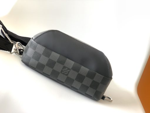 Louis Vuitton Avenue Slingbag Damier Infini Onyx Silver 31Cm N40097 - Image 4