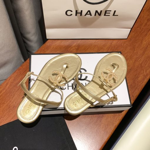 Chanel Logo Embroidered Shearling Cream Slides - Image 5