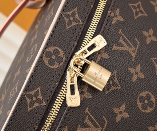 Louis Vuitton Nice Mini Toiletry Pouch 32Cm M47280 - Image 2