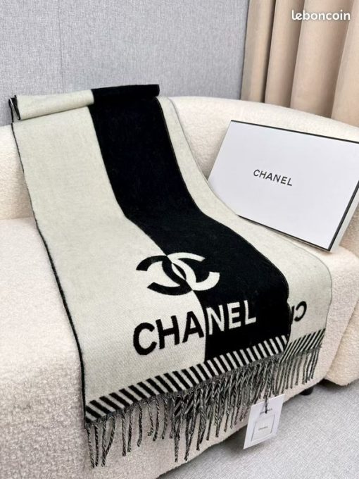 Chanel Black And White Wool Scarf - Image 2