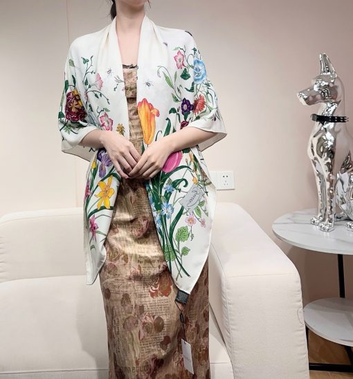 Gucci Scarf Flora Print Black Multicolor Silk - Image 4