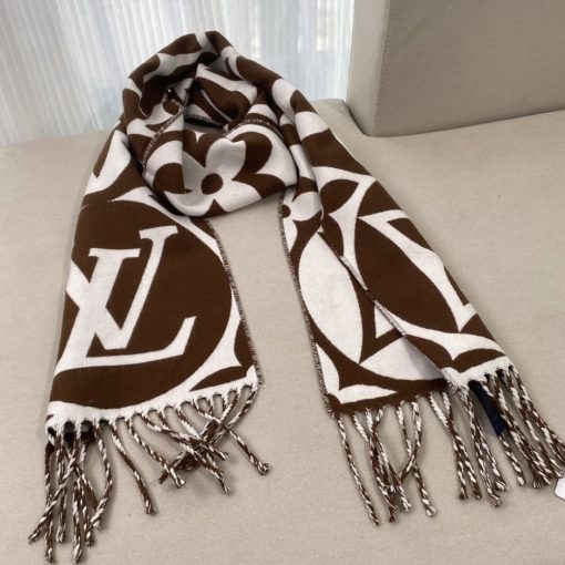 Louis Vuitton LV Medallion Wool Scarf - Image 3