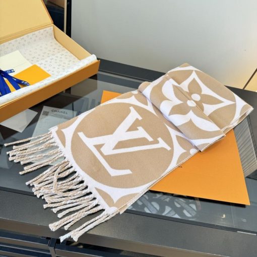 Louis Vuitton LV Medallion Wool Scarf - Image 2