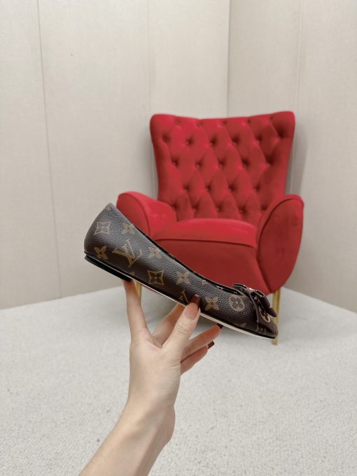 Gucci Women?S Chevron Thong Black ???655463 J8710 1000 - Image 4