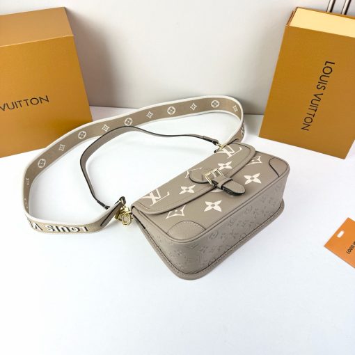 Louis Vuitton Diane Monogram Gray 24Cm - Image 7