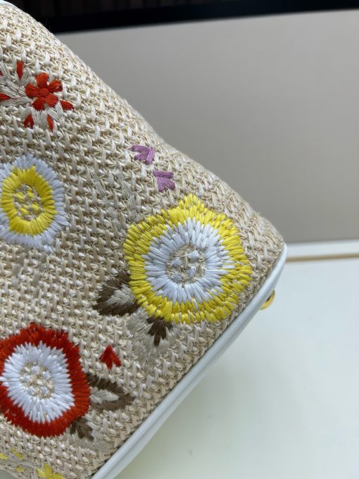 Prada Embroidered Floral Raffia Shoulder Bag In White - Image 4