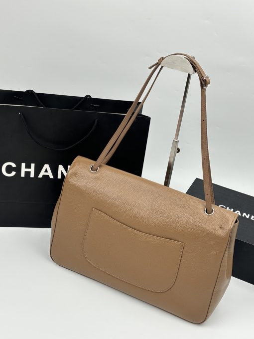 Chanel Maxi "Souplissimo" Large Flap Bag Light Brown Caviar Silver Hardware - Image 5