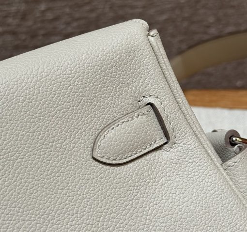 Hermès Kelly Messenger Bag PM In White With Palladium Hardware - Image 3