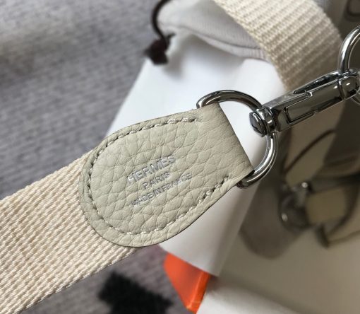 Hermes Evelyne 23 Poche III Taurillon Clemence Bag In Craie - Image 4
