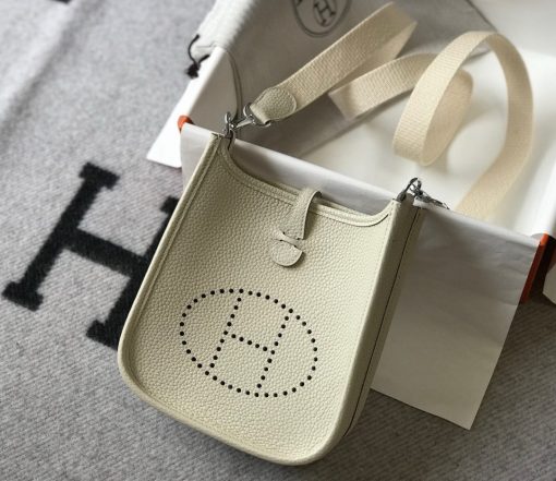 Hermes Evelyne 23 Poche III Taurillon Clemence Bag In Craie - Image 8