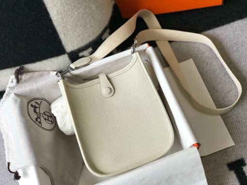 Hermes Evelyne 23 Poche III Taurillon Clemence Bag In Craie - Image 9