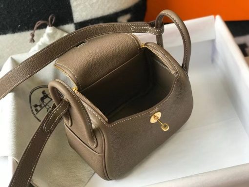 Hermes Mini 19Cm Lindy Taurillon Clemence Etoupe With Gold Hardware - Image 10