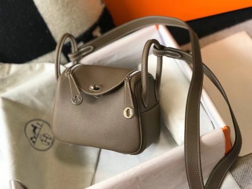 Hermes Mini 19Cm Lindy Taurillon Clemence Etoupe With Gold Hardware - Image 3
