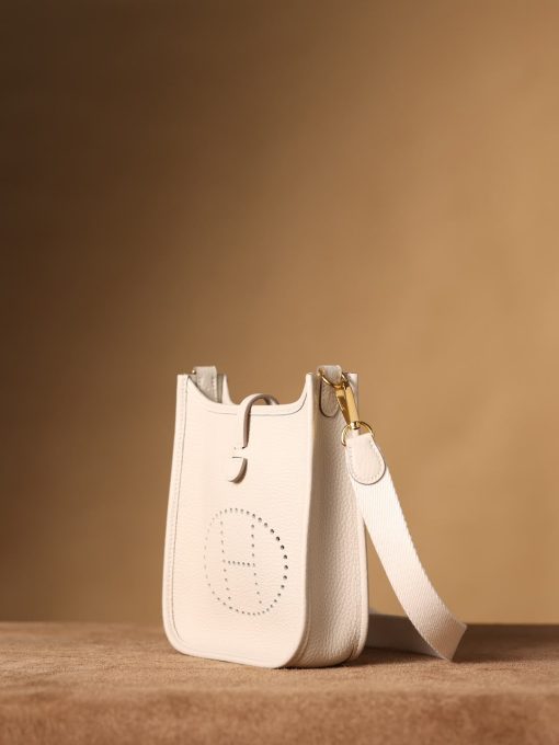 Hermès Evelyne 23 III Taurillon Clemence Craie Gold Hardware - Image 3