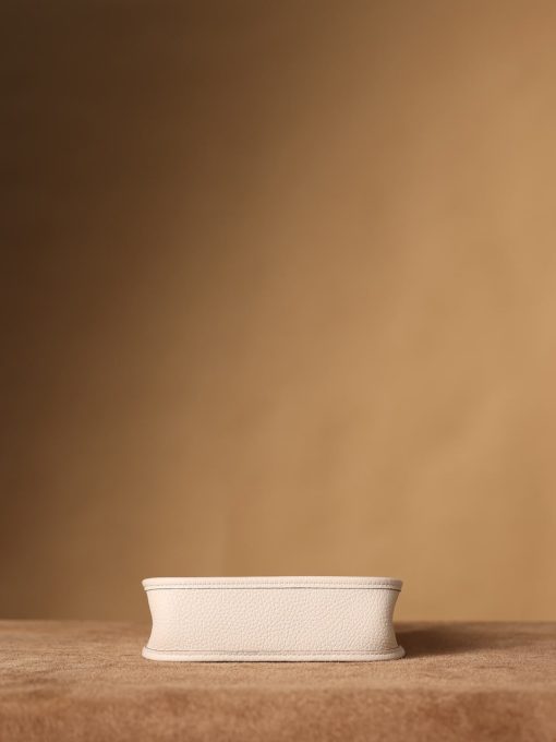 Hermès Evelyne 23 III Taurillon Clemence Craie Gold Hardware - Image 5