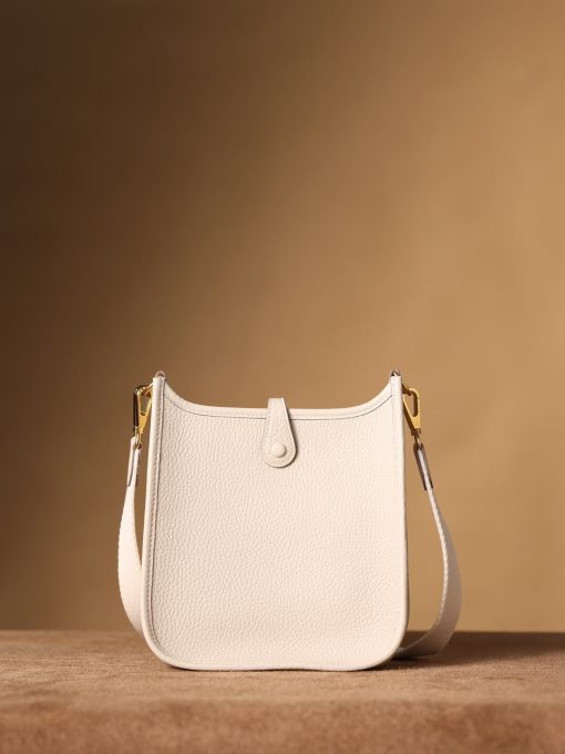 Hermès Evelyne 23 III Taurillon Clemence Craie Gold Hardware - Image 4
