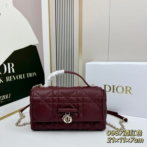 Dior Lady D-Joy Bag Cannage Lambskin Burgundy detail
