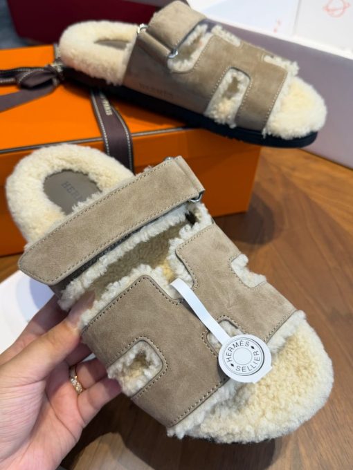 Hermes Chypre Sandals - Shearling Beige Suede - Image 4