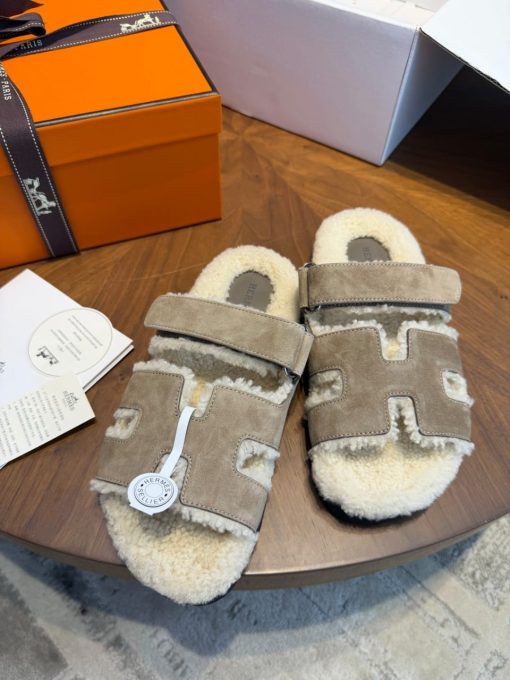 Hermes Chypre Sandals - Shearling Beige Suede - Image 2
