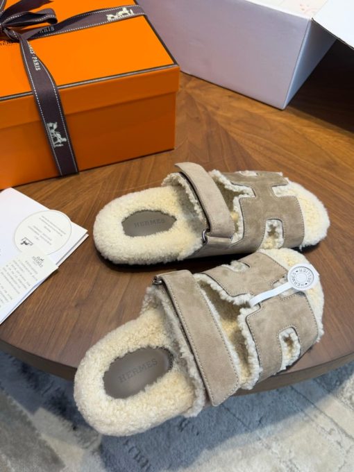 Hermes Chypre Sandals - Shearling Beige Suede - Image 7